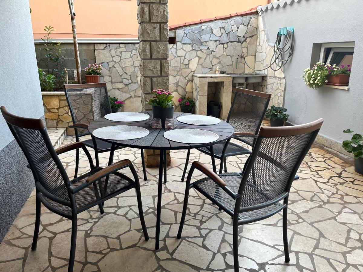 Apartment A & N With Free Private Parking Пула Екстер'єр фото