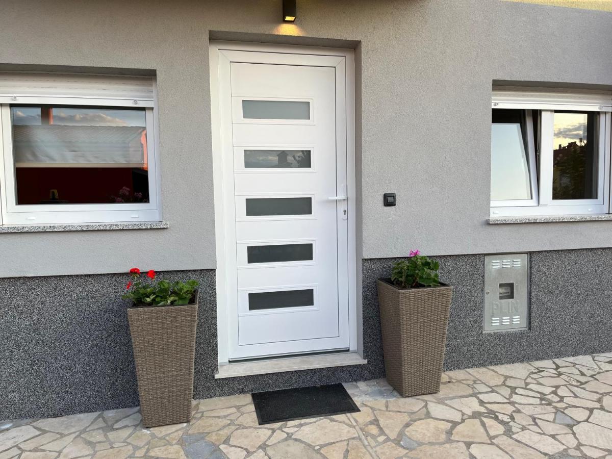 Apartment A & N With Free Private Parking Пула Екстер'єр фото